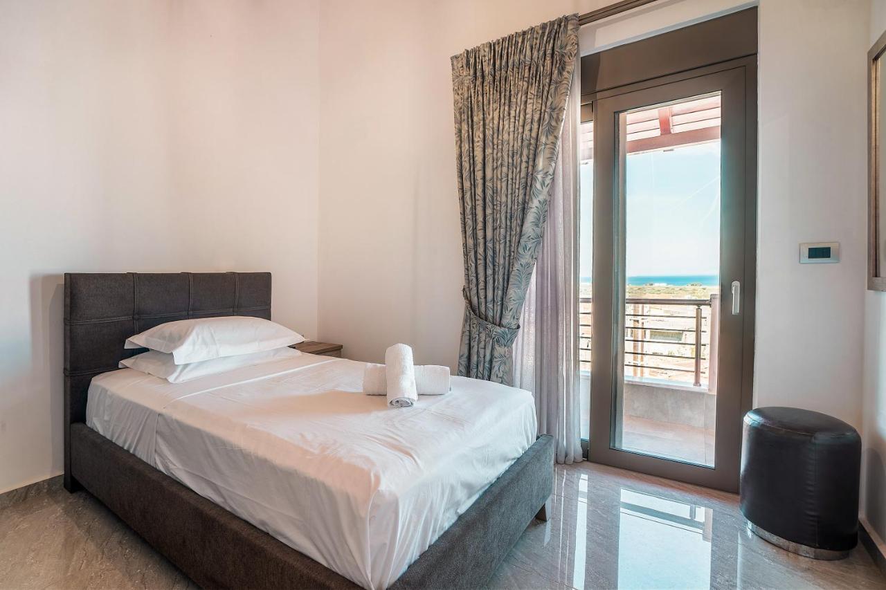Nikolaos 2 Villa *